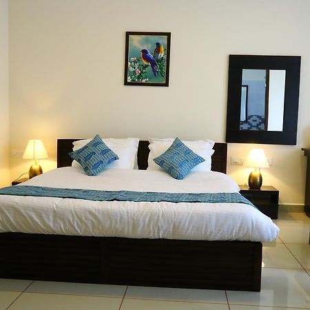 Hôtel Kohinoor à Alwaye Extérieur photo
