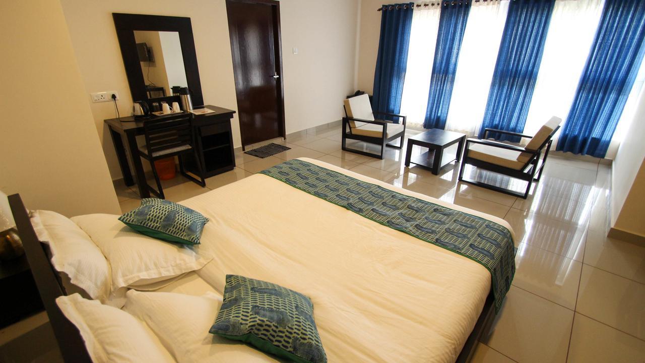 Hôtel Kohinoor à Alwaye Extérieur photo