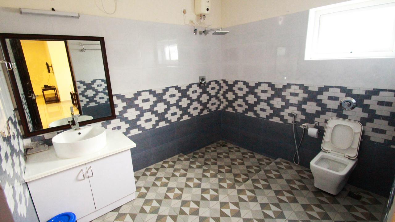 Hôtel Kohinoor à Alwaye Extérieur photo